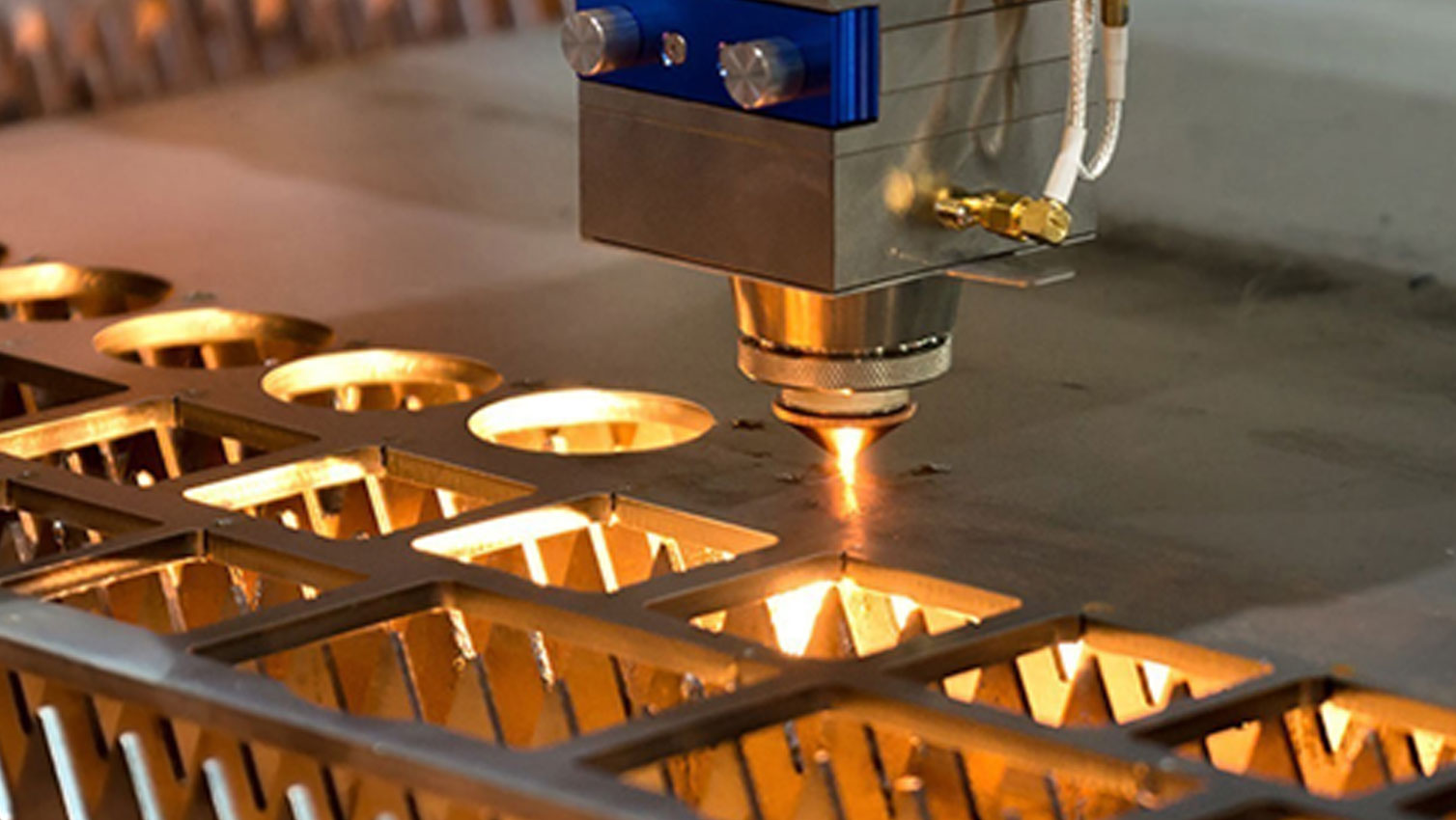 Parameters which influence the laser cutting process
